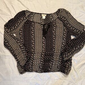 Contempo Casuals Women's Black and White Patterned Top size S